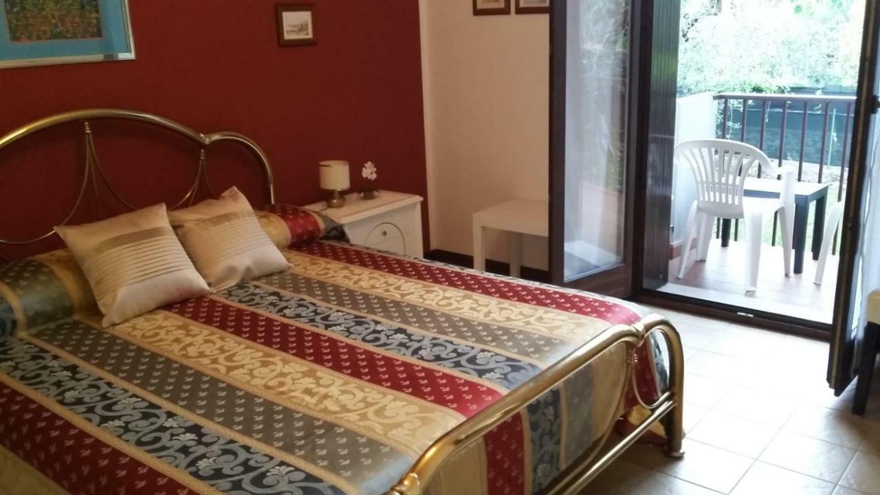 Апартаменты Residenza Riviera Degli Olivi Торри-дель-Бенако Экстерьер фото